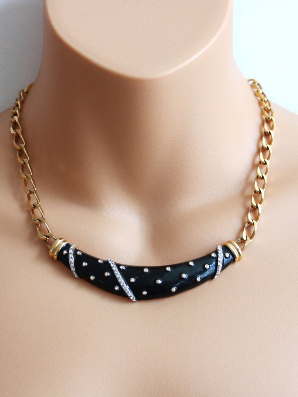 1980-S COURREGES PARIS VINTAGE BLACK ENEMEL  NECKLACE.